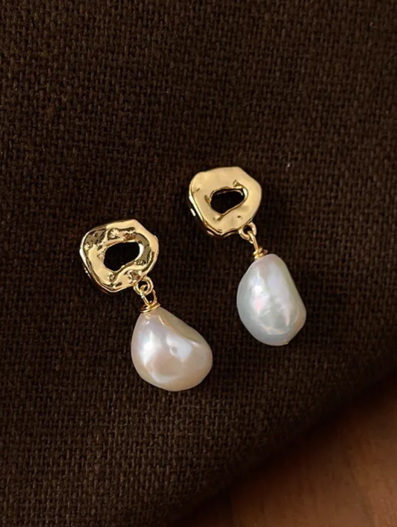 Earrings  Mini Baroque Pearl  Drop 18K GP (ER7)